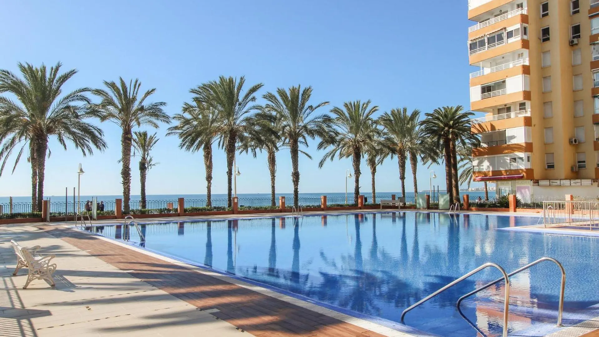Nice Apartment In Algarrobo-Costa With Kitchen